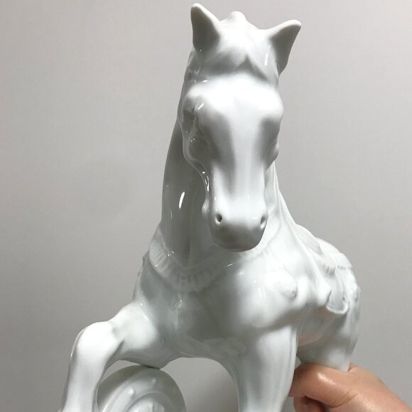Collectible Chinese White Ceramic Horse Statue Handmade - Picture 6 of 11